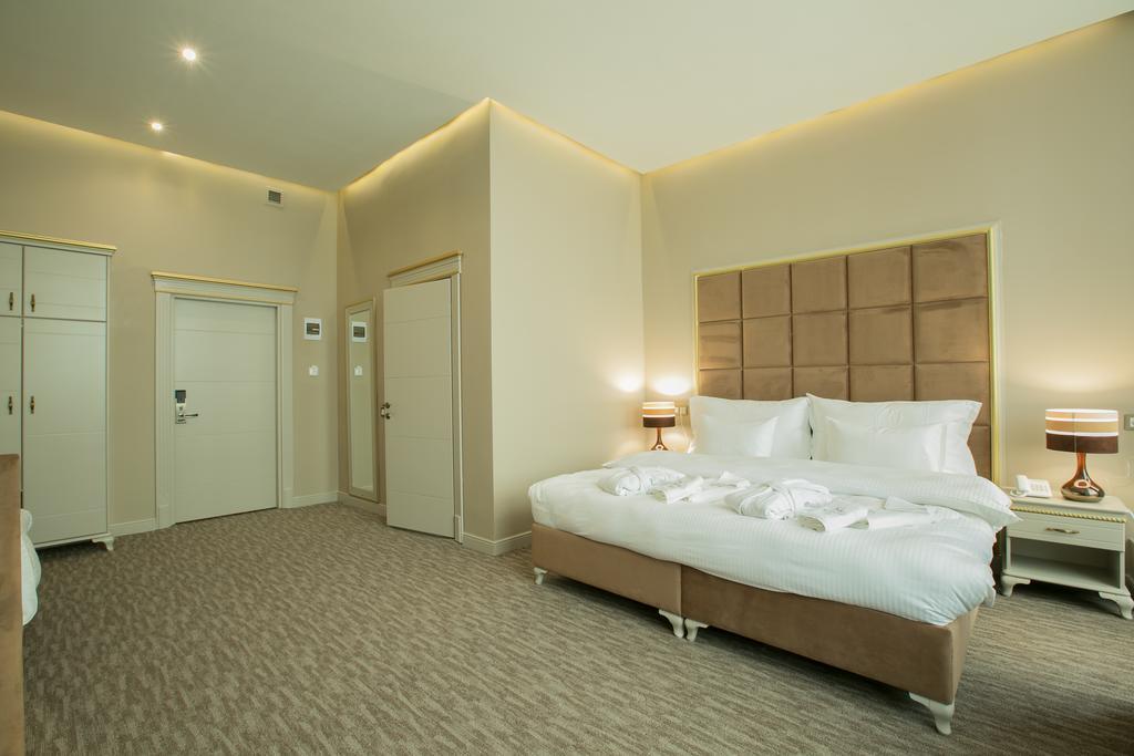 Grand Sapphire Hotel Almaty Eksteriør bilde