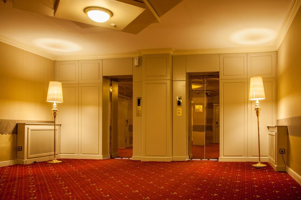 Grand Sapphire Hotel Almaty Eksteriør bilde