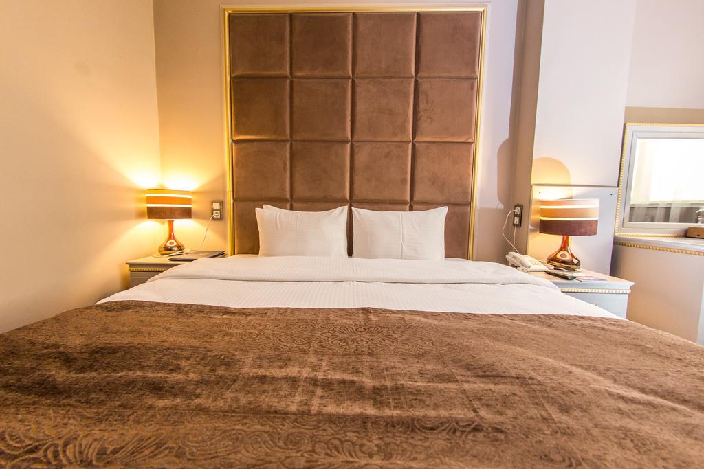 Grand Sapphire Hotel Almaty Eksteriør bilde