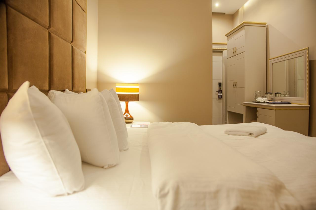 Grand Sapphire Hotel Almaty Eksteriør bilde