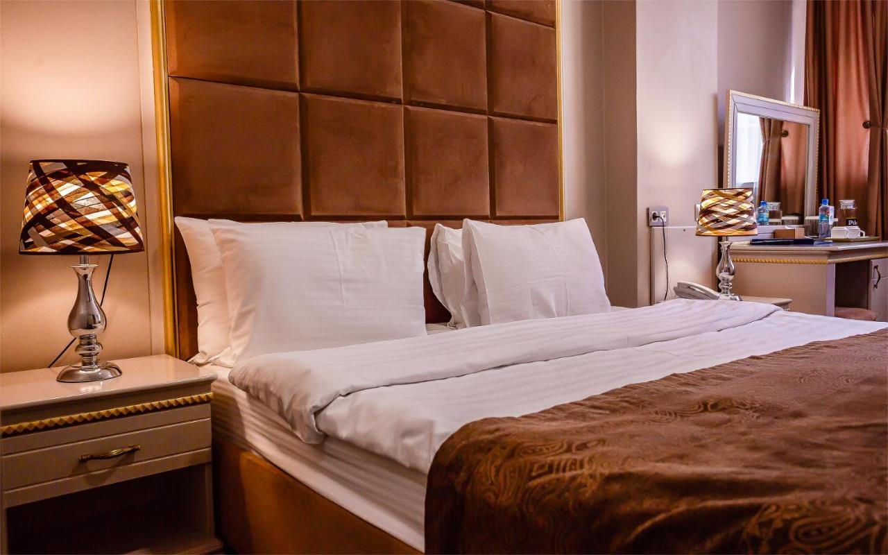 Grand Sapphire Hotel Almaty Eksteriør bilde